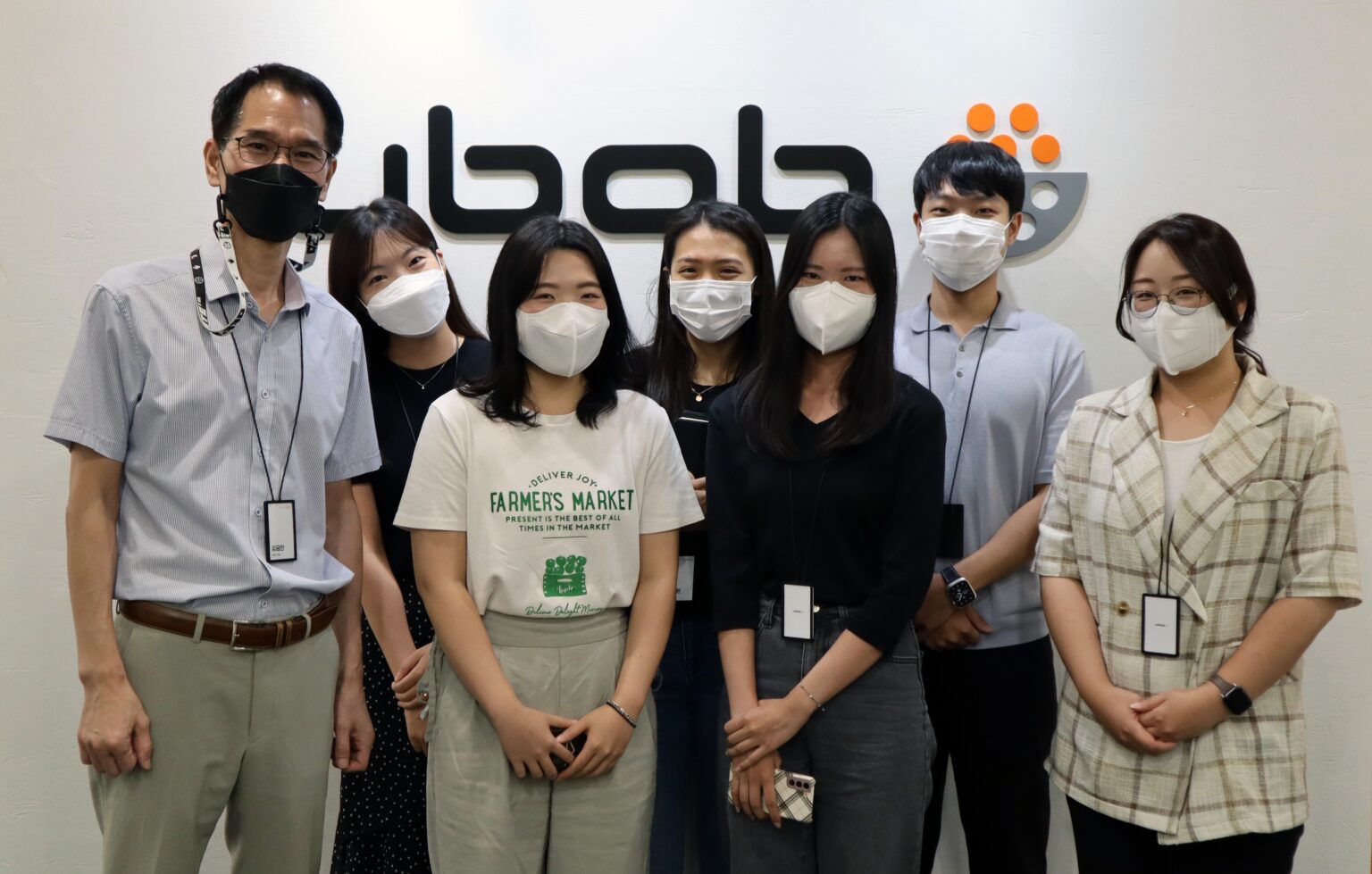 유밥 경영지원팀 단체 사진.